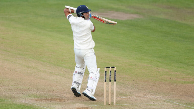 Ekansh Singh 95 props up Lions after Tiaan van Vuuren five-for – साउथ अफ्रीका ए बनाम इंग्लैंड लायंस: टियान वैन वुरेन और एकांश सिंह का शानदार प्रदर्शन