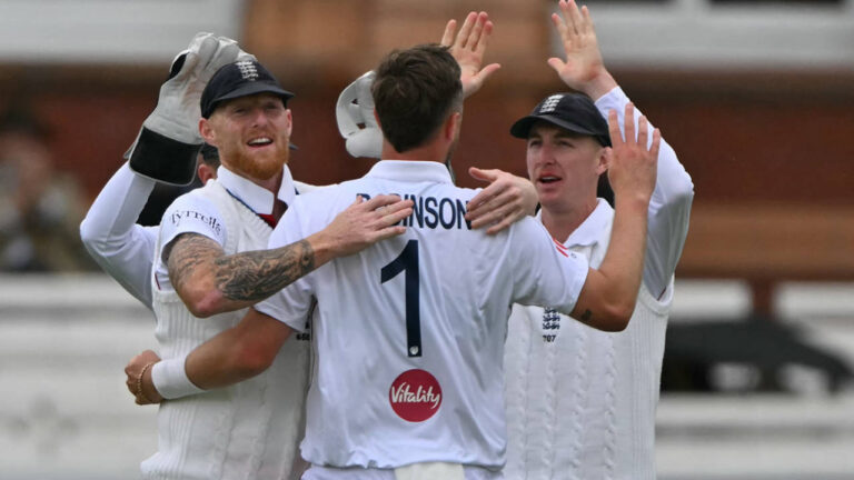 Robinson double-strike moves England closer between showers – मैच रिपोर्ट